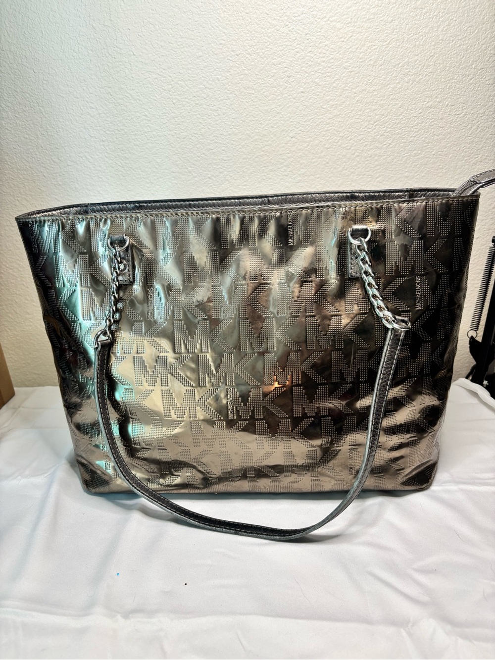 Michael Kors Metallic MK-Logo Tote